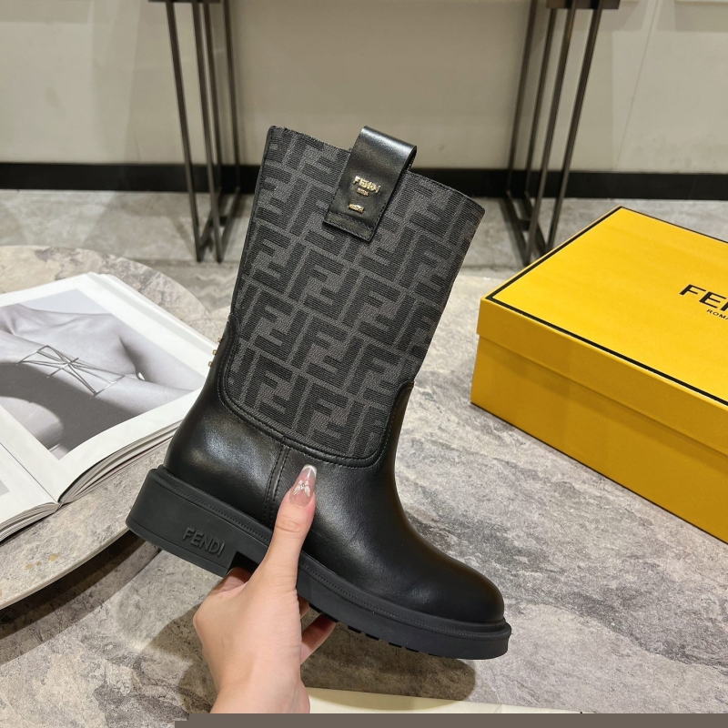 G*u*i boots